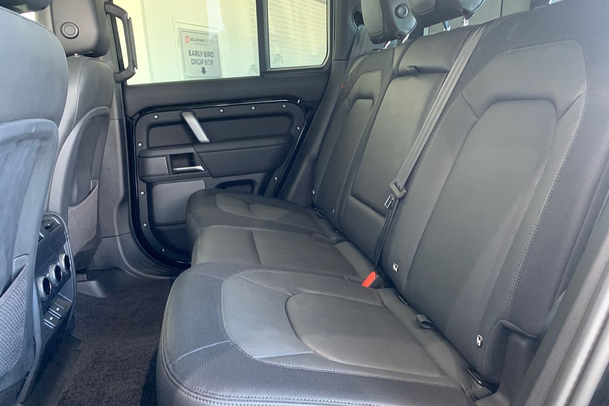 2023 Land Rover Defender 110 P400 X-Dynamic HSE L663