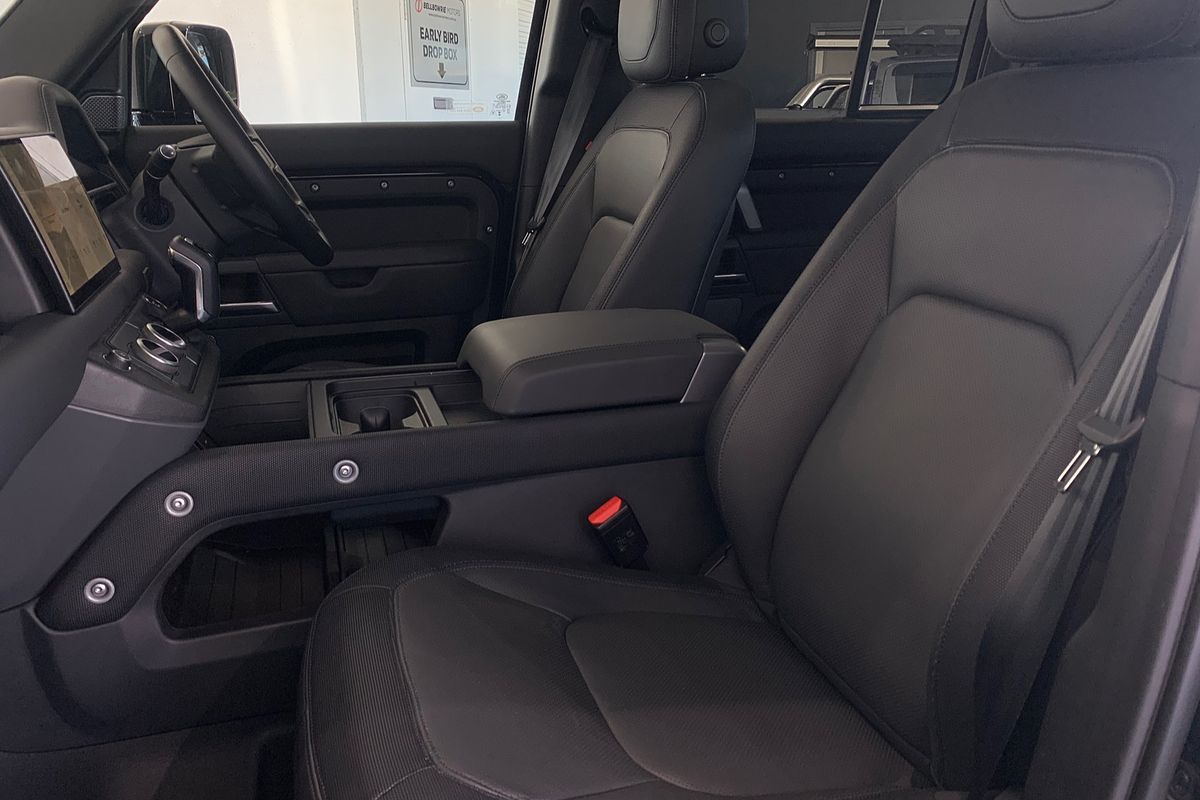 2023 Land Rover Defender 110 P400 X-Dynamic HSE L663