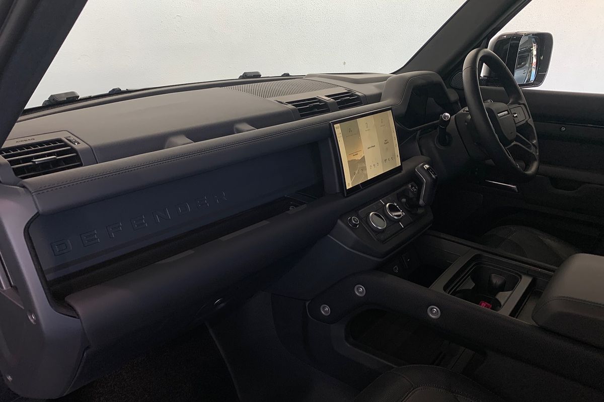 2023 Land Rover Defender 110 P400 X-Dynamic HSE L663