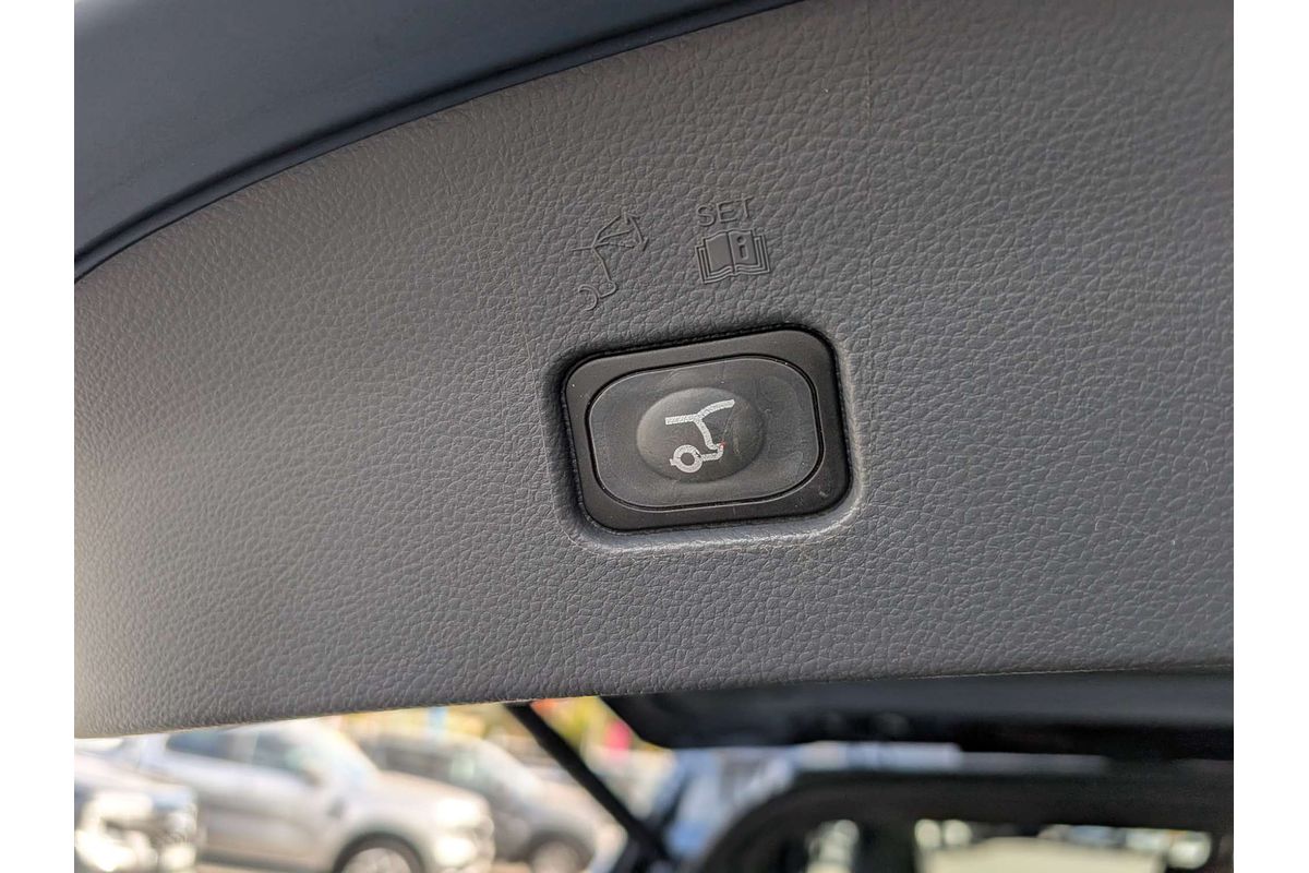 2017 Ford Everest Titanium UA
