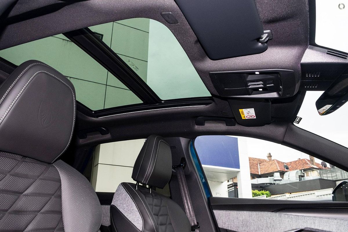 2025 Peugeot 3008 GT Premium Hybrid P64