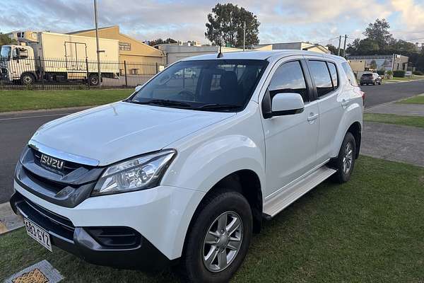 2015 Isuzu MU-X LS-M