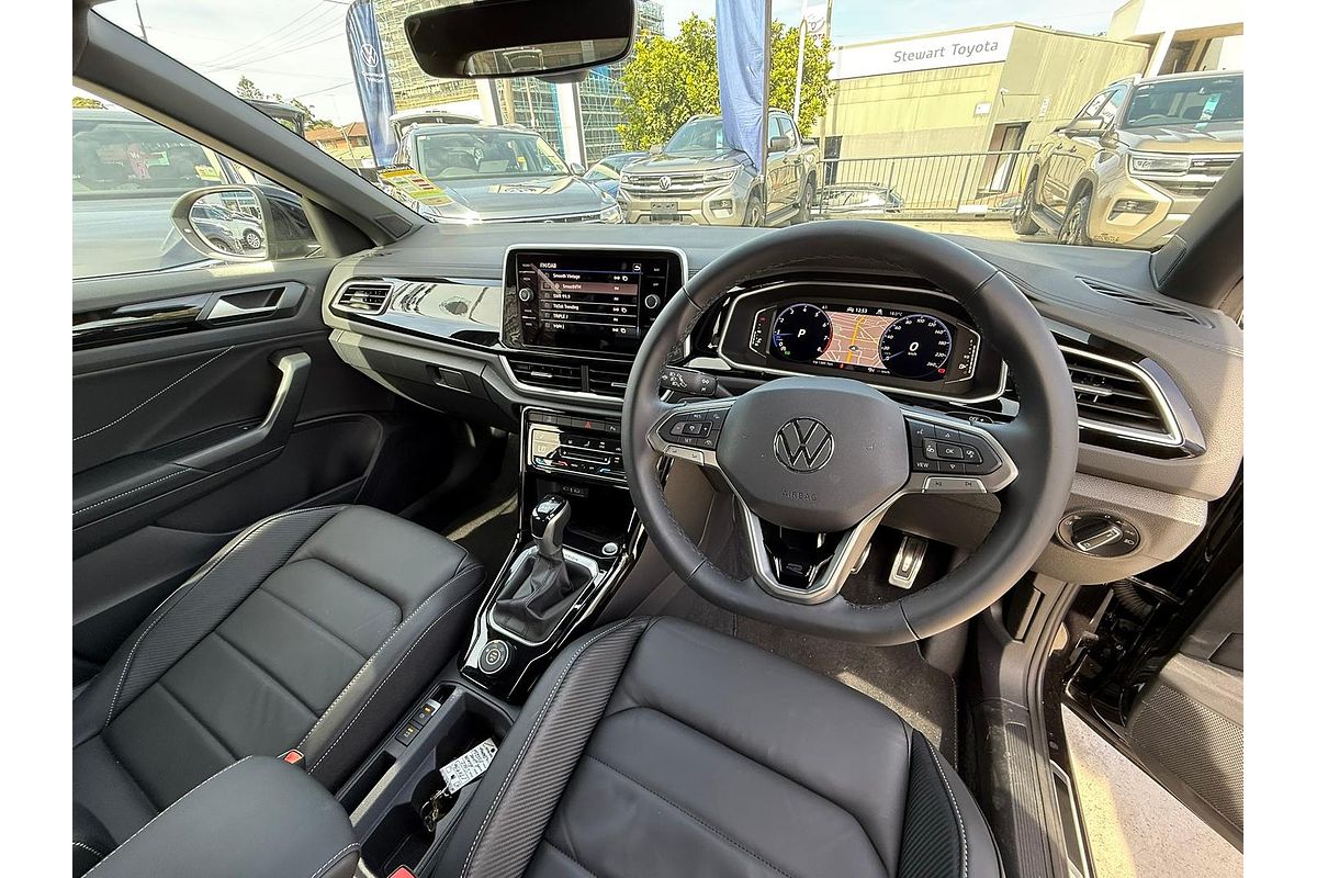 2024 Volkswagen T-Roc 140TSI R-Line D11