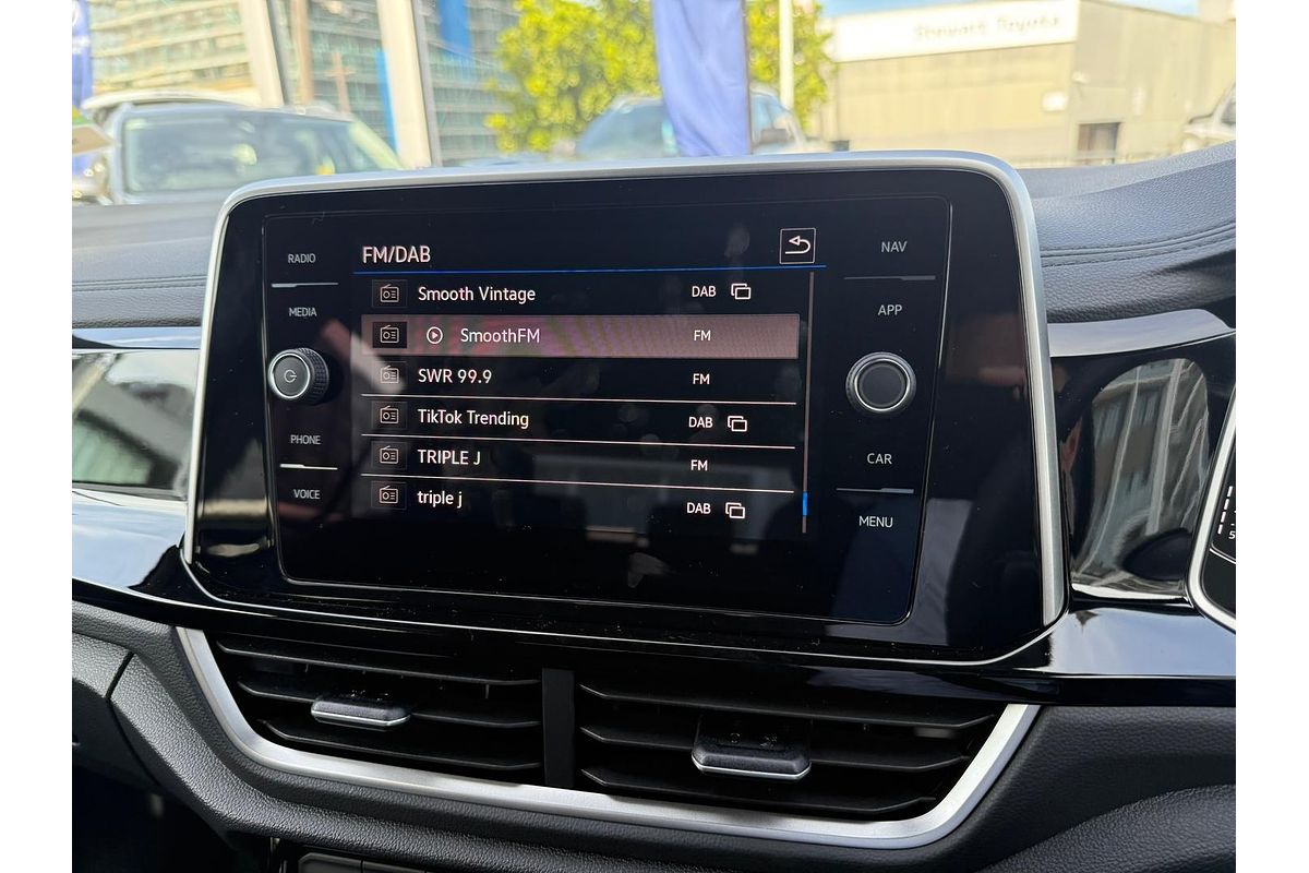 2024 Volkswagen T-Roc 140TSI R-Line D11