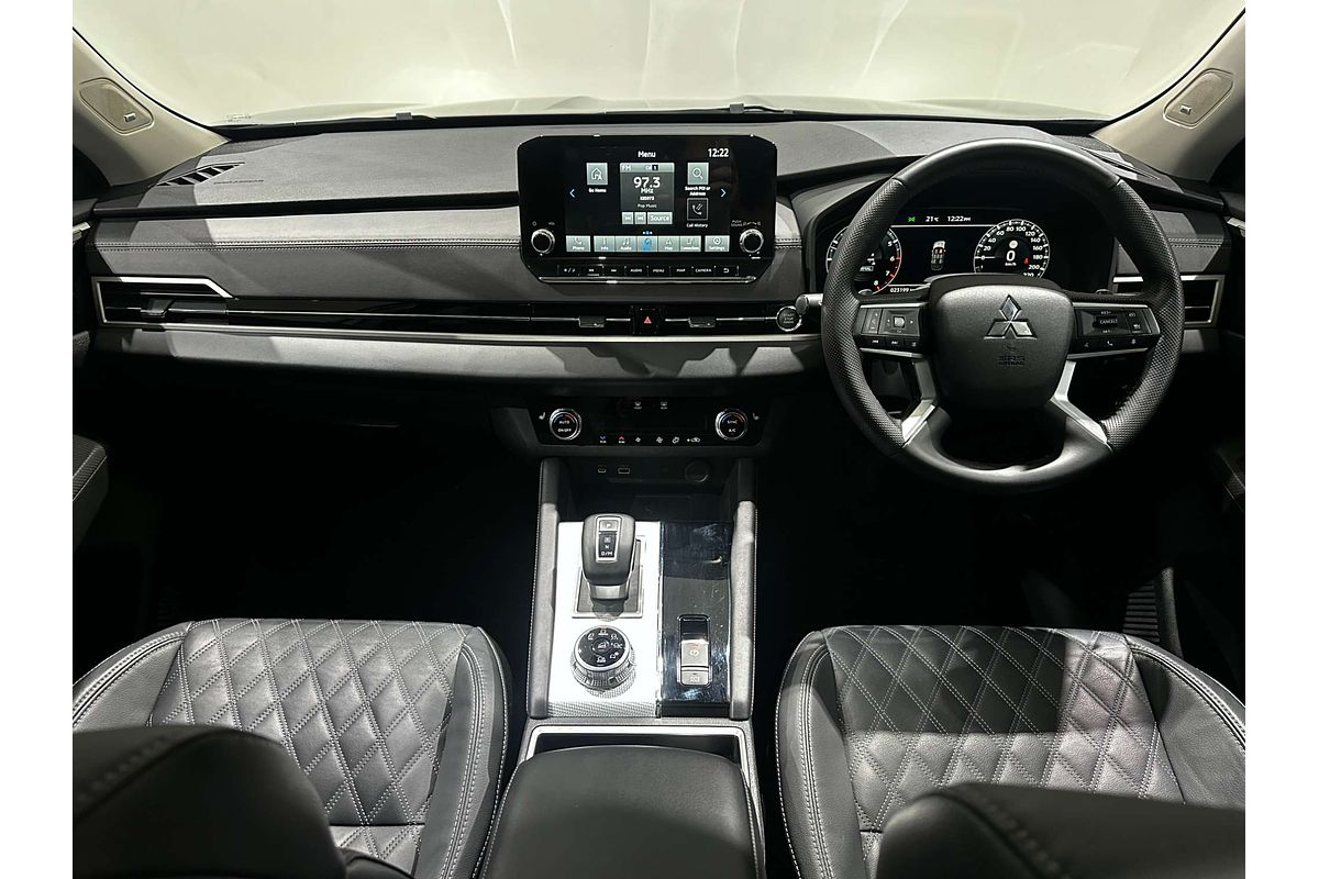 2022 Mitsubishi Outlander Exceed ZM