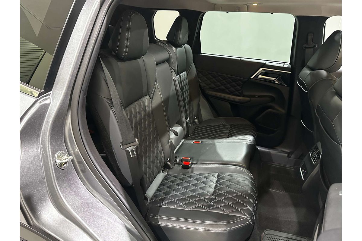 2022 Mitsubishi Outlander Exceed ZM