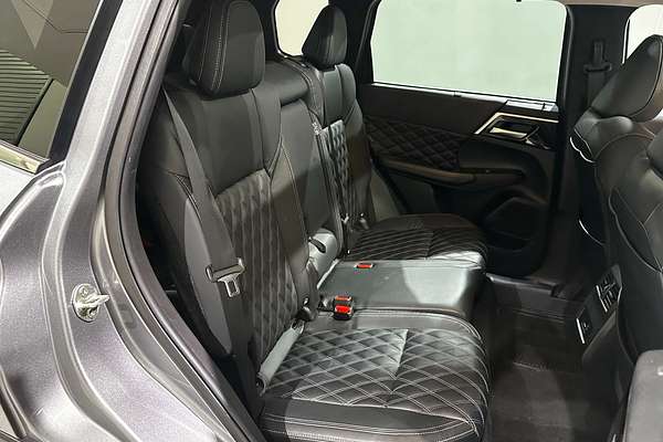 2022 Mitsubishi Outlander Exceed ZM