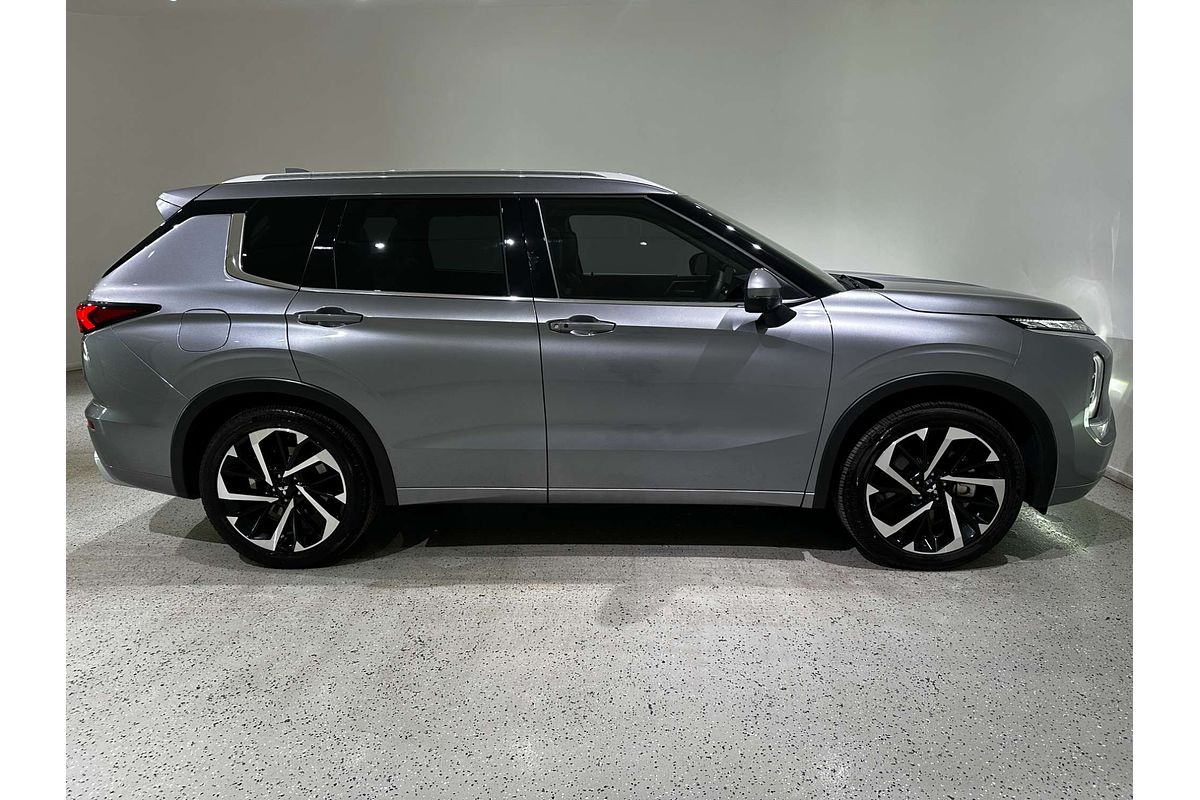 2022 Mitsubishi Outlander Exceed ZM
