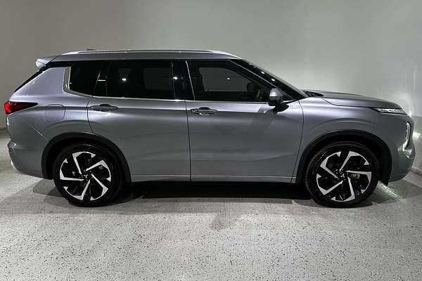 2022 Mitsubishi Outlander Exceed ZM