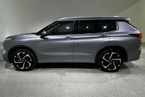 2022 Mitsubishi Outlander Exceed ZM