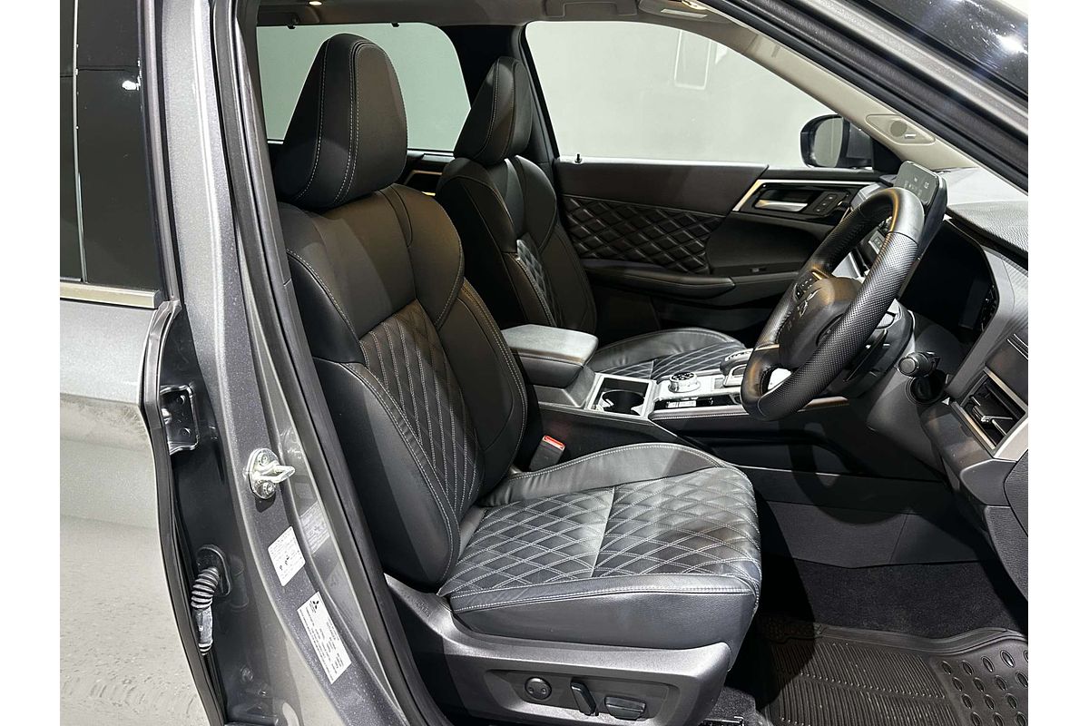 2022 Mitsubishi Outlander Exceed ZM