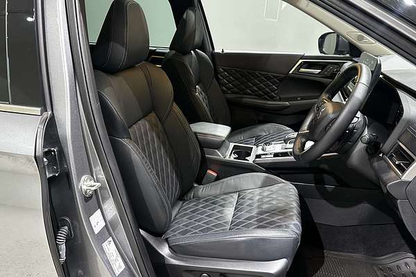 2022 Mitsubishi Outlander Exceed ZM