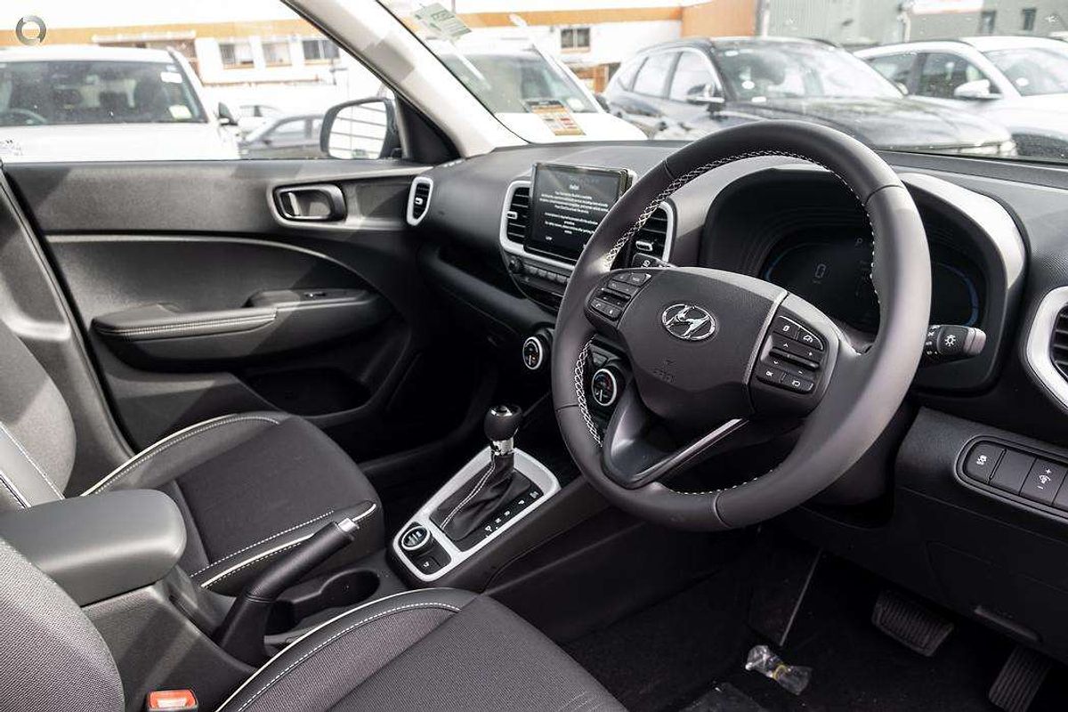 2025 Hyundai Venue Elite QX.V5