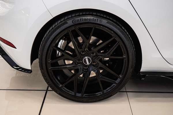 2020 Volkswagen Golf R 7.5