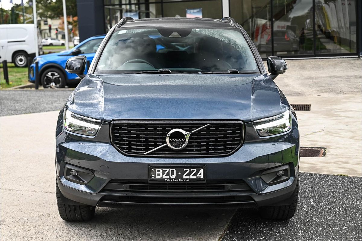 2022 Volvo XC40 T5 R-Design