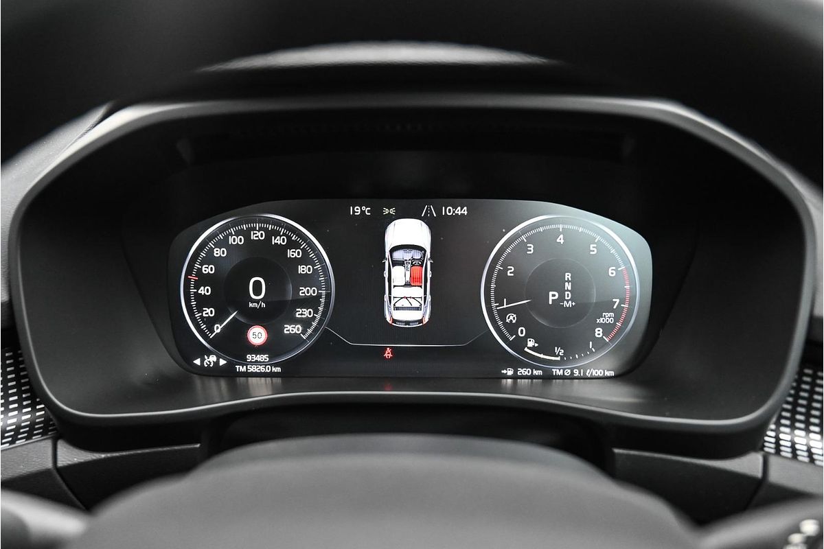 2022 Volvo XC40 T5 R-Design