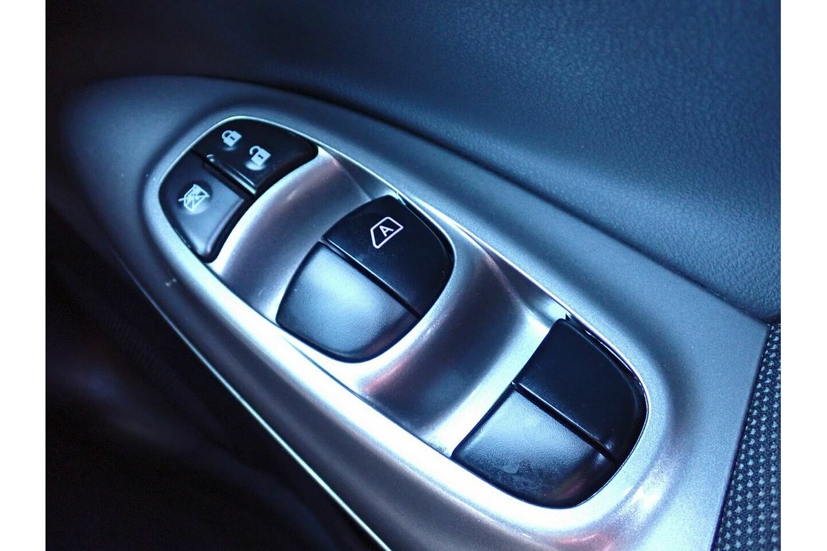 2013 Nissan Juke ST (FWD) F15