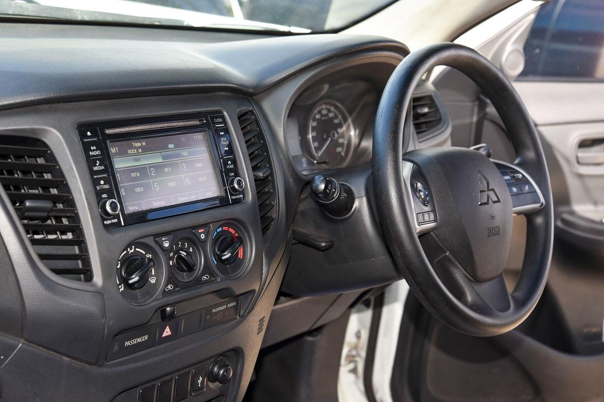 2019 Mitsubishi Triton GLX MR 4X4