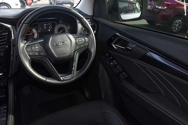 2023 Isuzu MU-X LS-T
