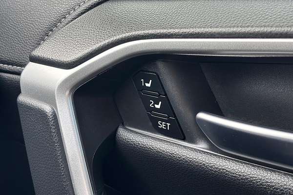 2019 Toyota RAV4 Cruiser AXAH54R