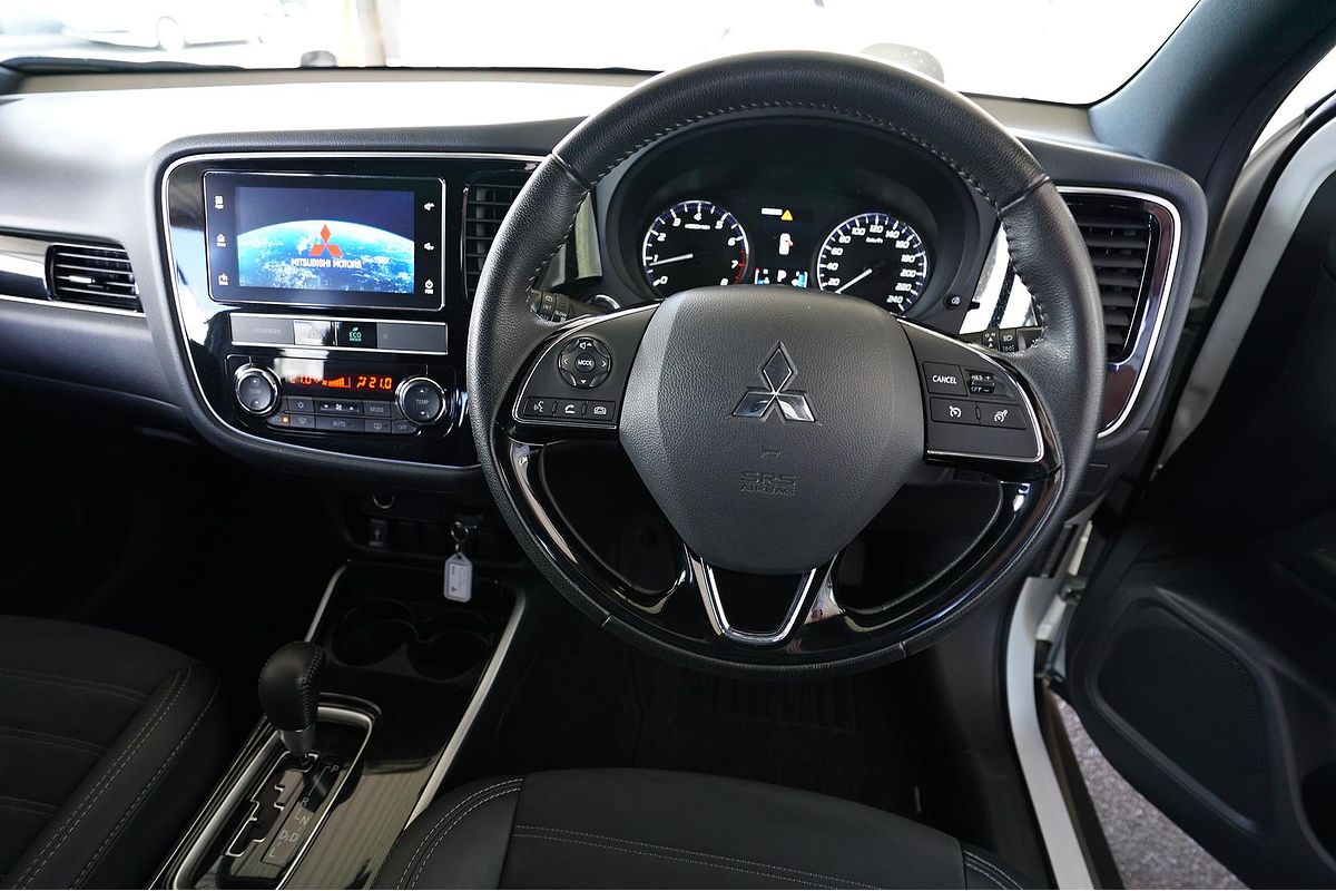 2019 Mitsubishi OUTLANDER OUTLANDER BLACK EDITION 7 SEAT (AWD) ZL6B46