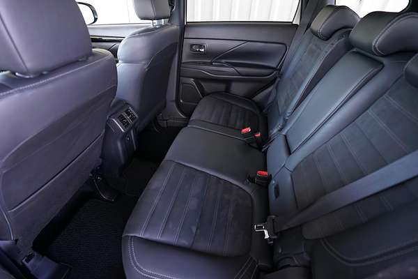 2019 Mitsubishi OUTLANDER OUTLANDER BLACK EDITION 7 SEAT (AWD) ZL6B46