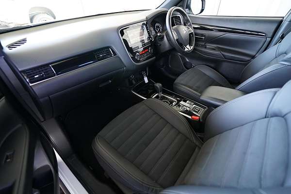 2019 Mitsubishi OUTLANDER OUTLANDER BLACK EDITION 7 SEAT (AWD) ZL6B46