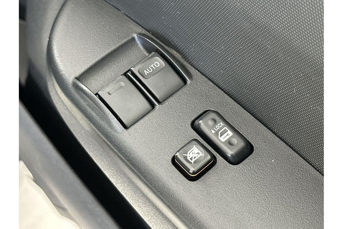 2016 Toyota Hiace Commuter TRH223R