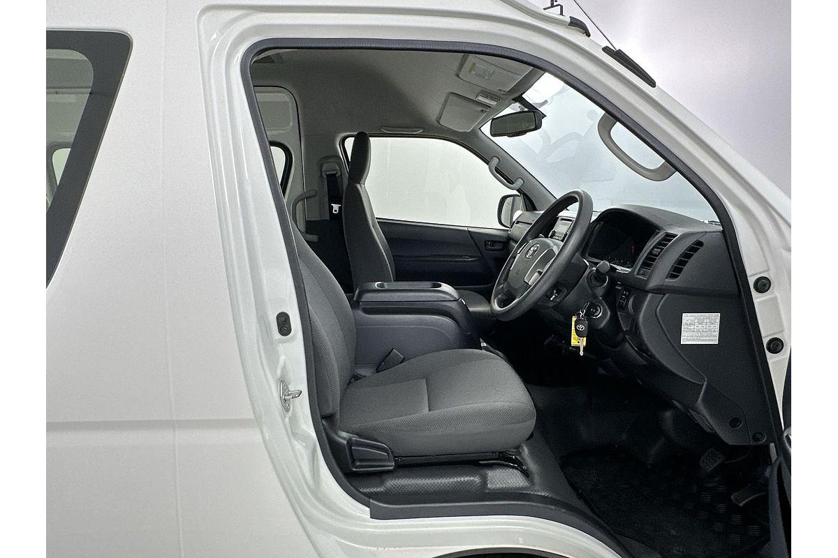 2016 Toyota Hiace Commuter TRH223R