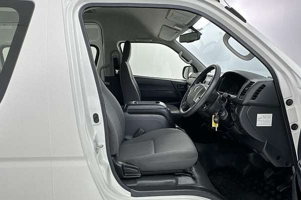 2016 Toyota Hiace Commuter TRH223R