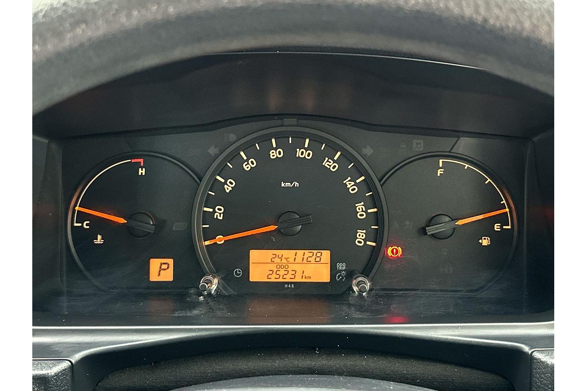 2016 Toyota Hiace Commuter TRH223R
