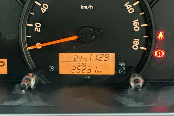 2016 Toyota Hiace Commuter TRH223R