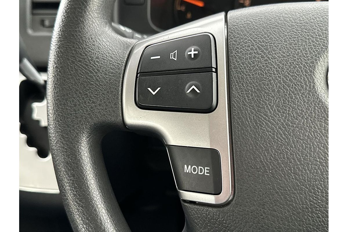2016 Toyota Hiace Commuter TRH223R