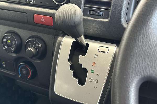 2016 Toyota Hiace Commuter TRH223R