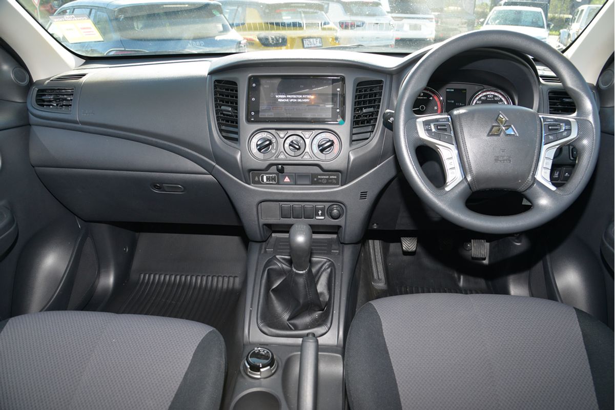 2023 Mitsubishi Triton GLX MR 4X4