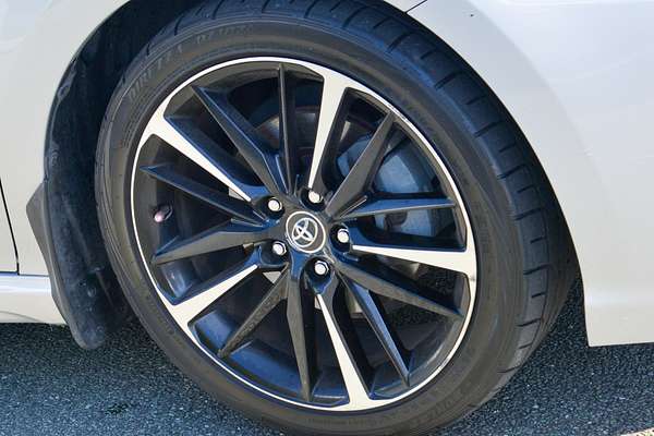 2019 Toyota Camry SX GSV70R