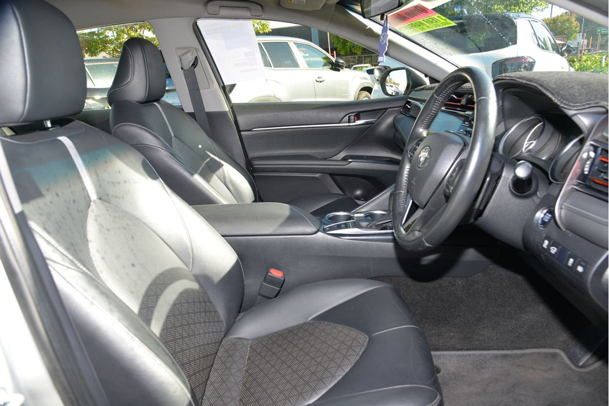 2019 Toyota Camry SX GSV70R