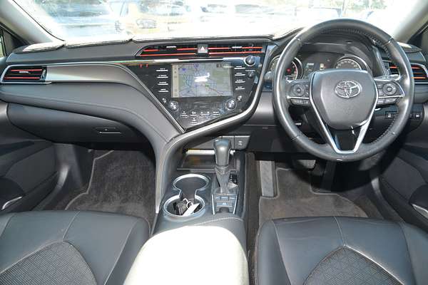 2019 Toyota Camry SX GSV70R