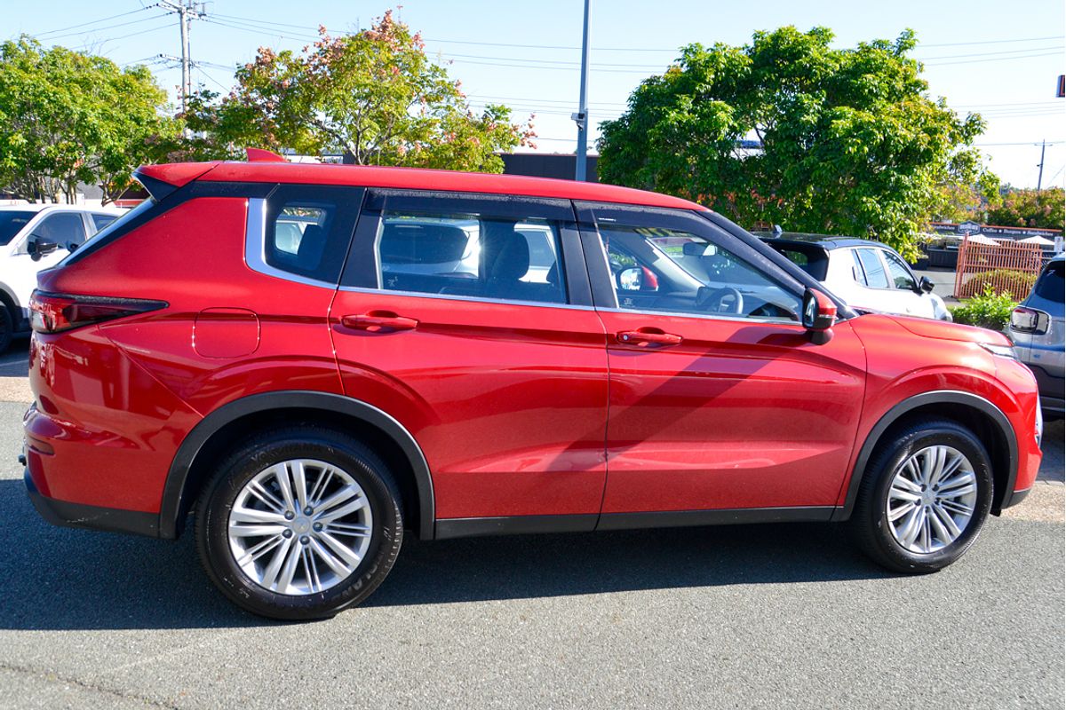2024 Mitsubishi Outlander ES ZM