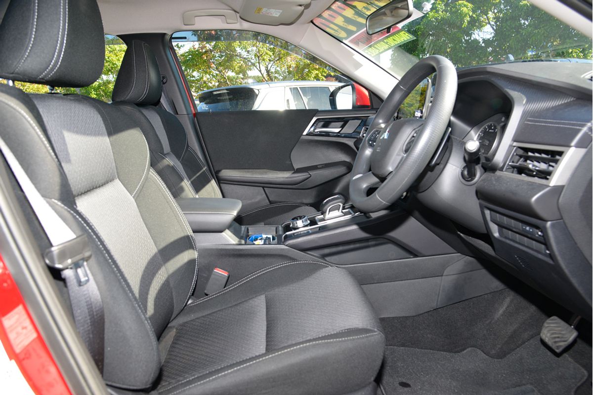 2024 Mitsubishi Outlander ES ZM
