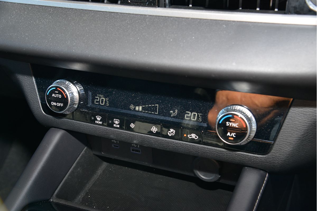 2024 Mitsubishi Outlander ES ZM
