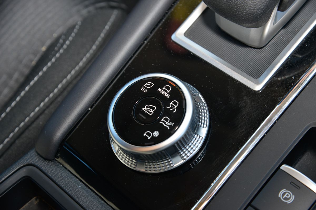 2024 Mitsubishi Outlander ES ZM