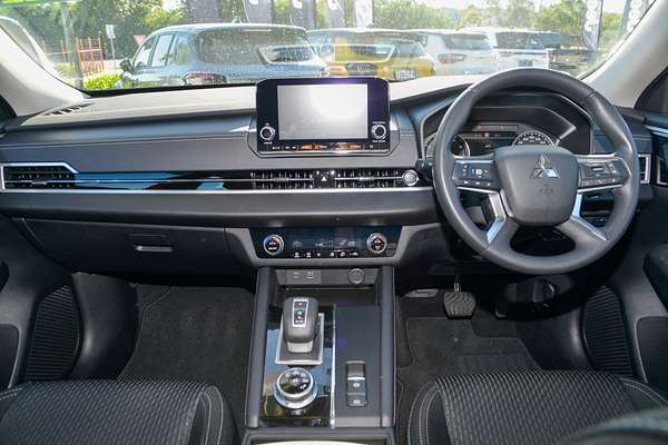 2024 Mitsubishi Outlander ES ZM