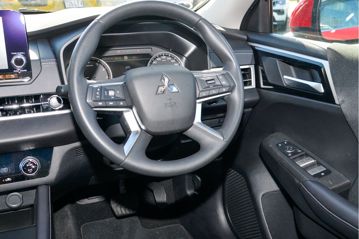 2024 Mitsubishi Outlander ES ZM