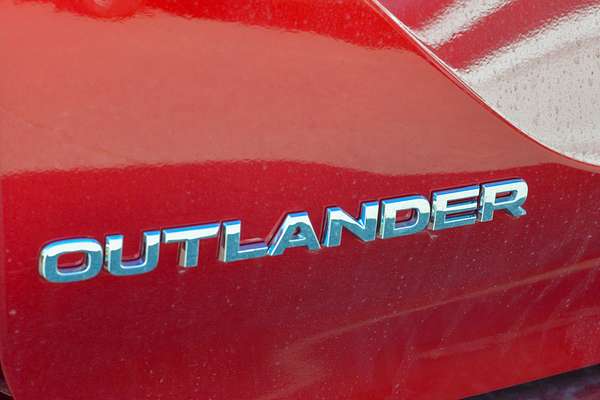 2024 Mitsubishi Outlander ES ZM