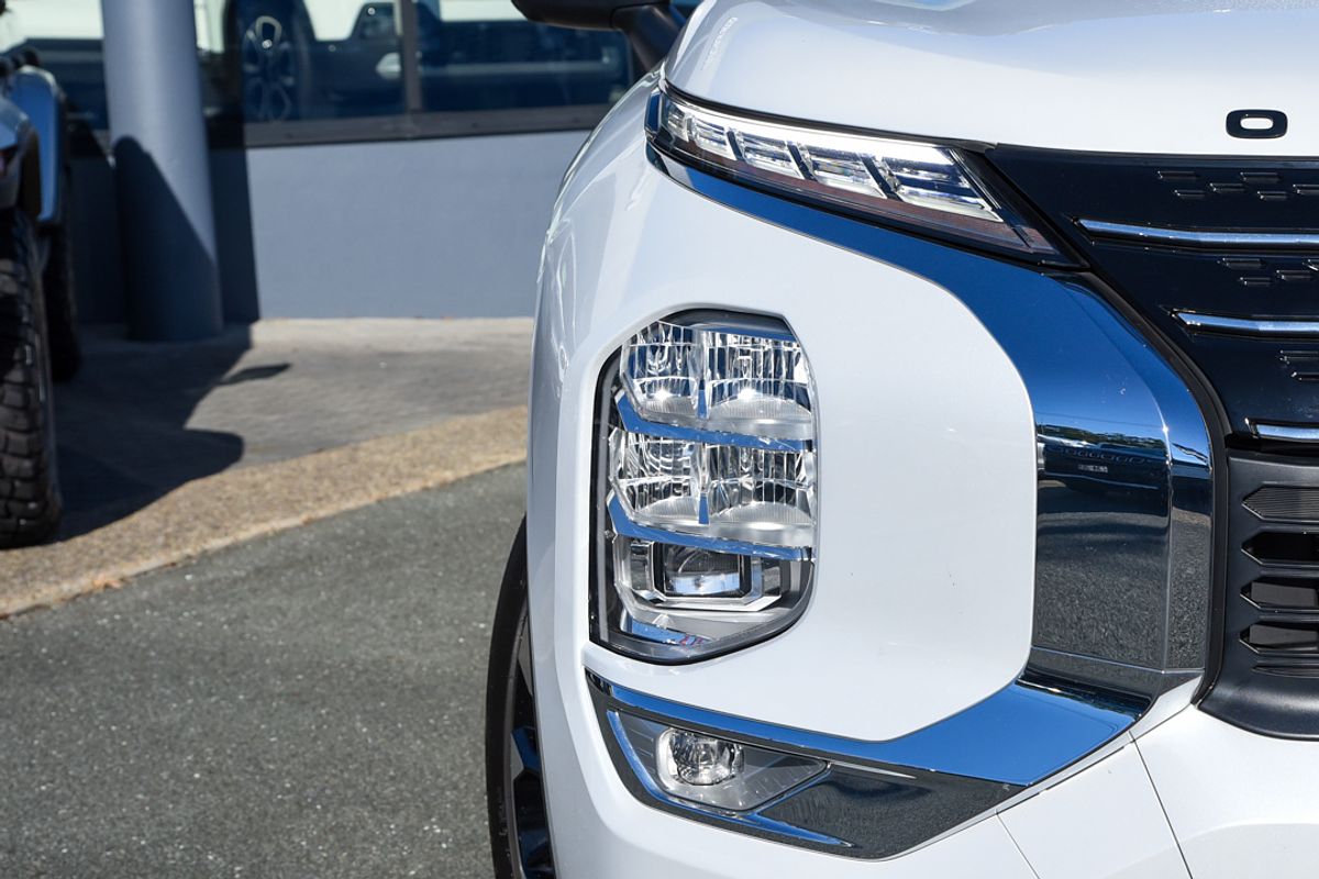 2023 Mitsubishi Outlander Exceed Tourer ZM