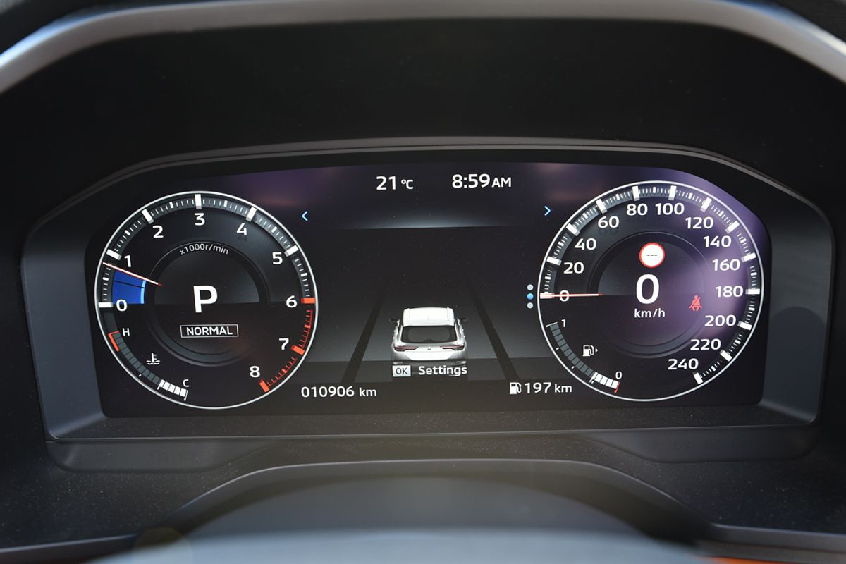 2023 Mitsubishi Outlander Exceed Tourer ZM
