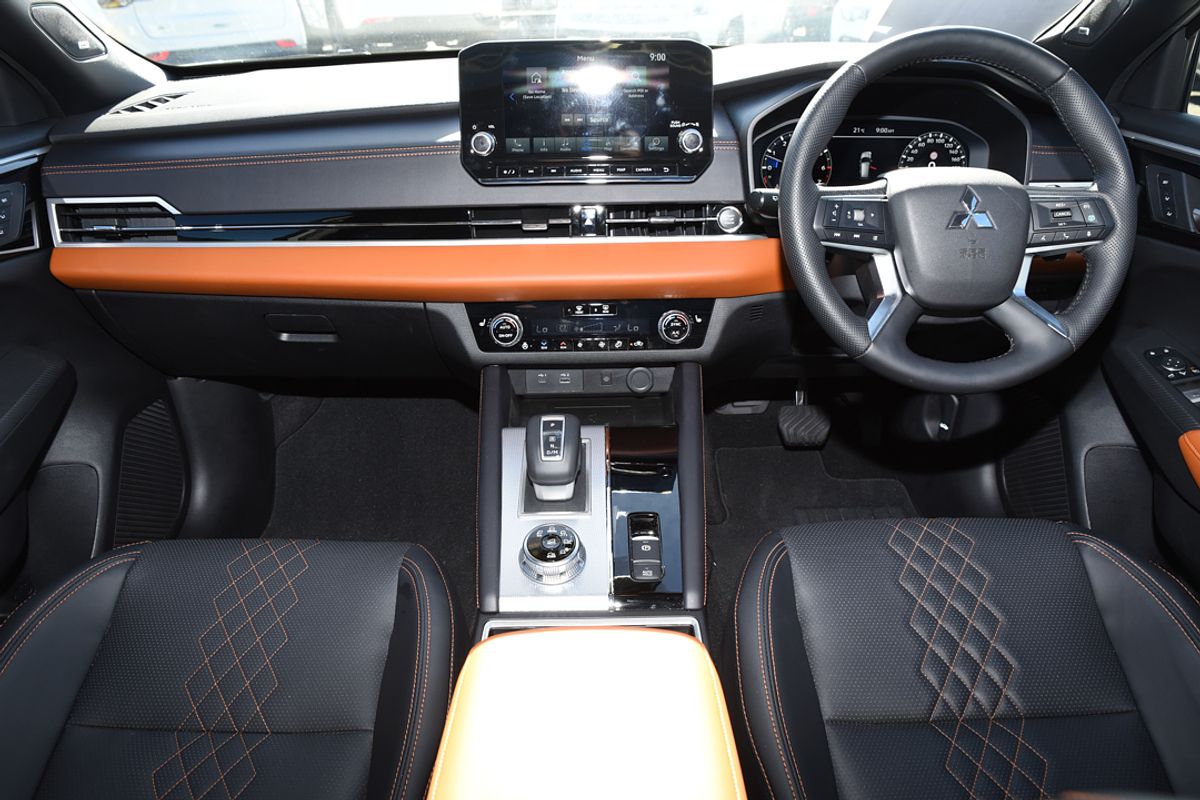 2023 Mitsubishi Outlander Exceed Tourer ZM
