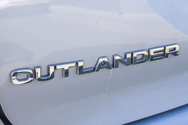 2023 Mitsubishi Outlander Exceed Tourer ZM