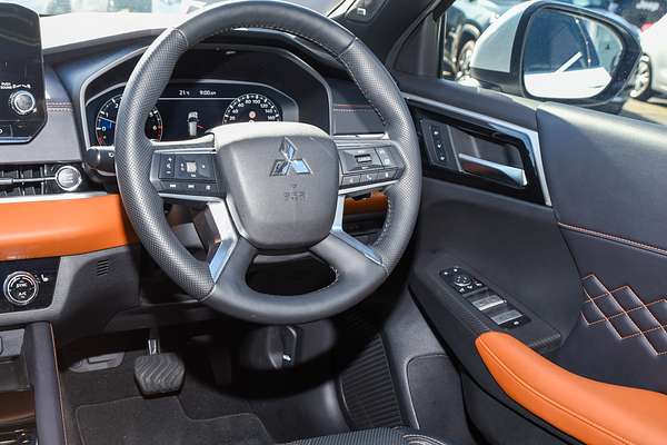 2023 Mitsubishi Outlander Exceed Tourer ZM